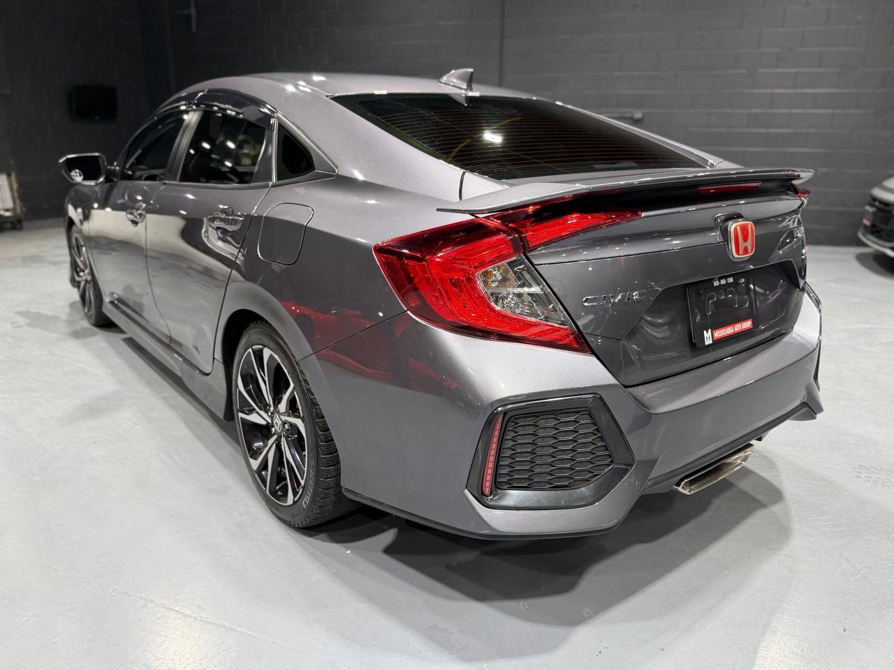 2017 Honda Civic 4DR MAN Photo