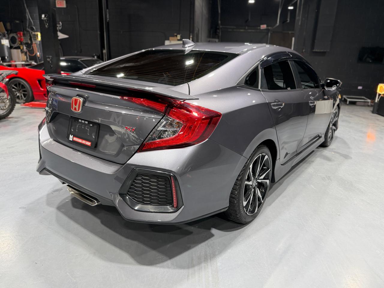2017 Honda Civic 4DR MAN Photo