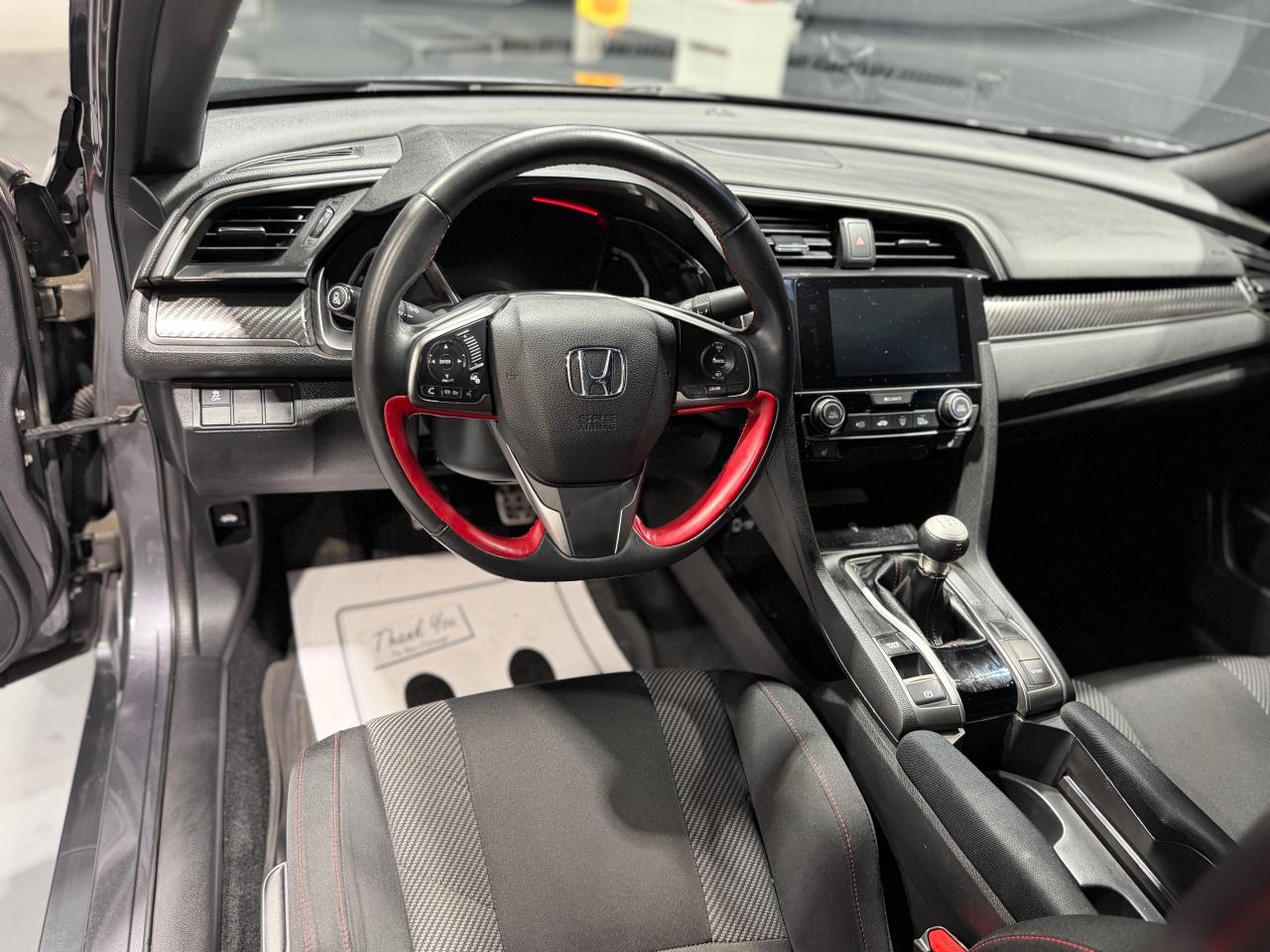 2017 Honda Civic 4DR MAN Photo