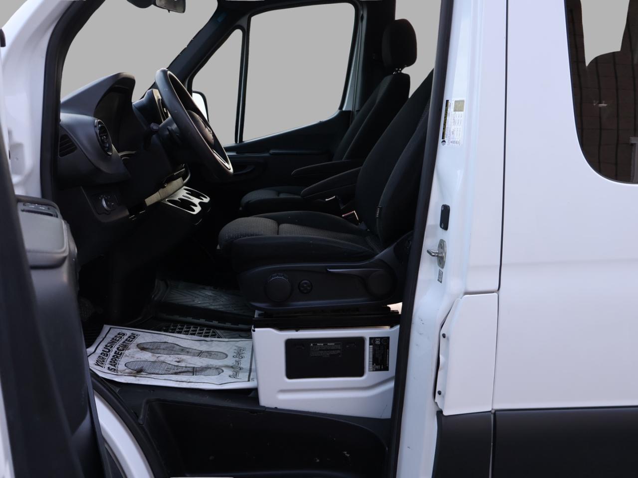 2020 Mercedes-Benz Sprinter 2500 144" CERTIFIED *ACCIDENT FREE* NAVI CAMERA CRUISE BLUETOOTH LANE CHANGE ALERT Photo