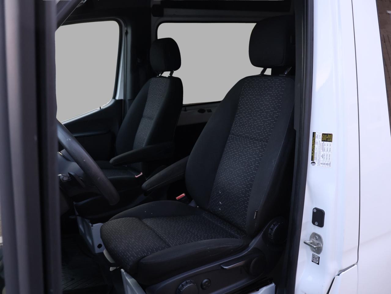 2020 Mercedes-Benz Sprinter 2500 144" CERTIFIED *ACCIDENT FREE* NAVI CAMERA CRUISE BLUETOOTH LANE CHANGE ALERT Photo