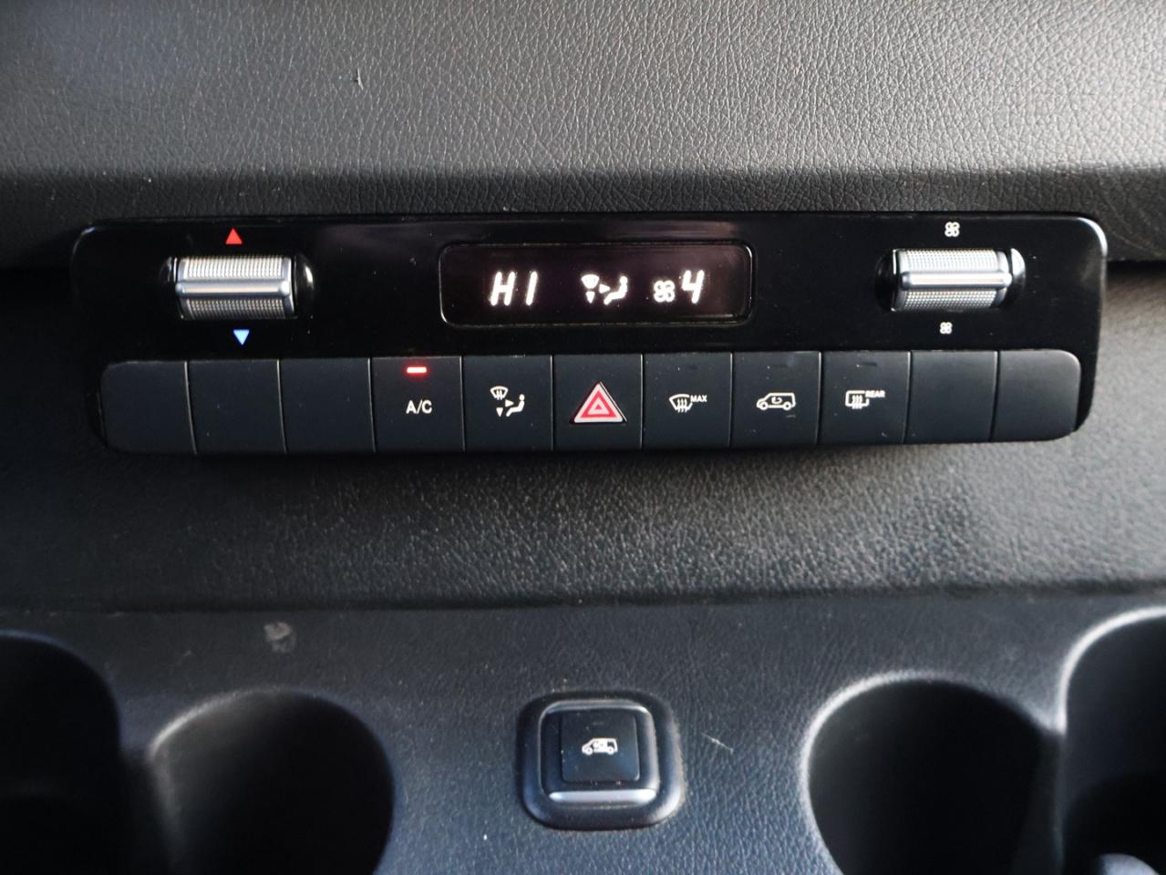 2020 Mercedes-Benz Sprinter 2500 144" CERTIFIED *ACCIDENT FREE* NAVI CAMERA CRUISE BLUETOOTH LANE CHANGE ALERT Photo