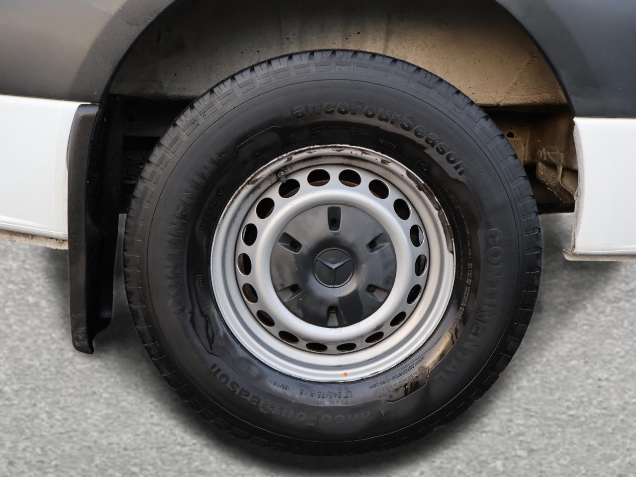 2020 Mercedes-Benz Sprinter 2500 144" CERTIFIED *ACCIDENT FREE* NAVI CAMERA CRUISE BLUETOOTH LANE CHANGE ALERT Photo