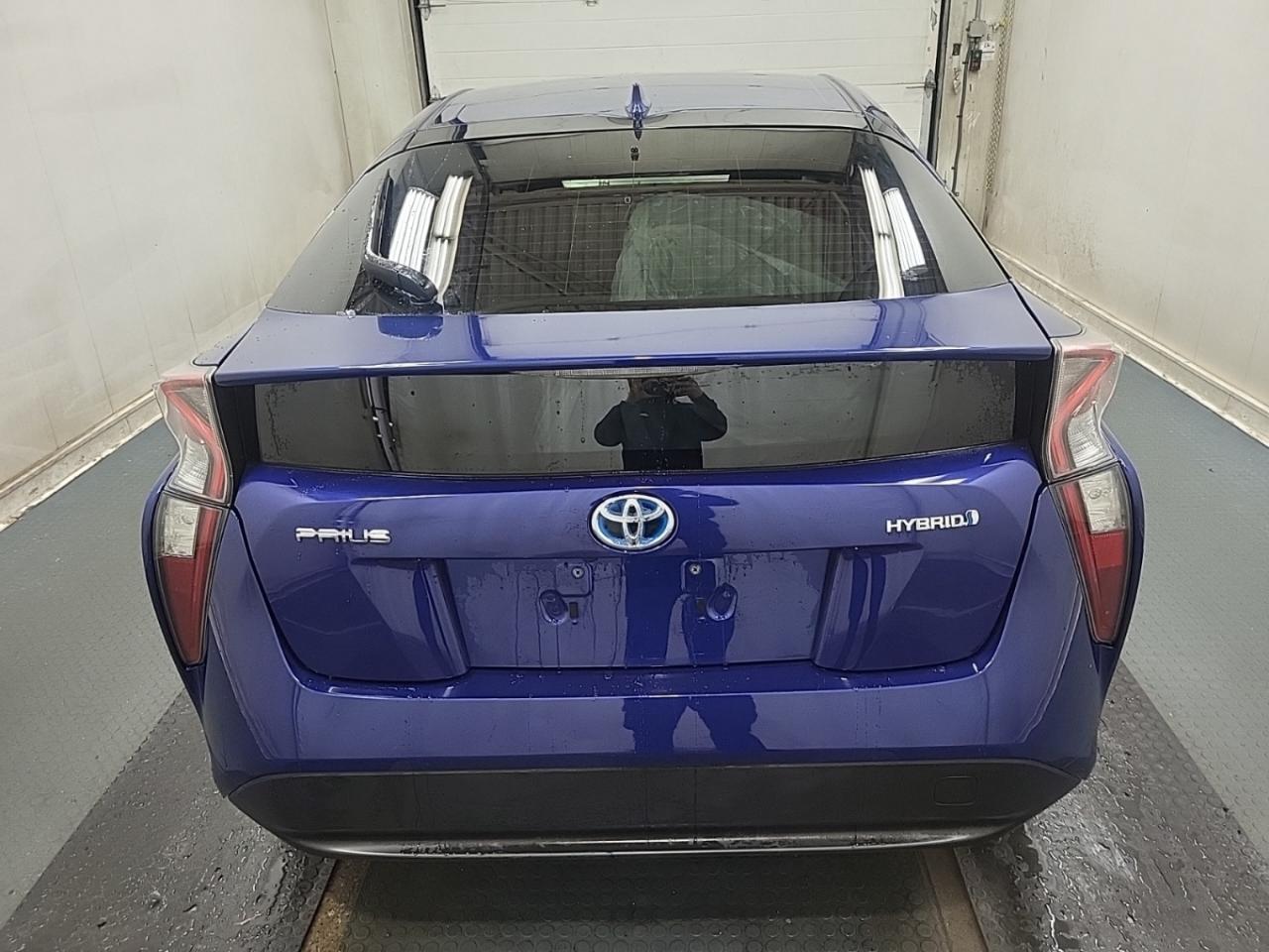 2018 Toyota Prius AUTO - Reverse Camera - One Owner !! Photo