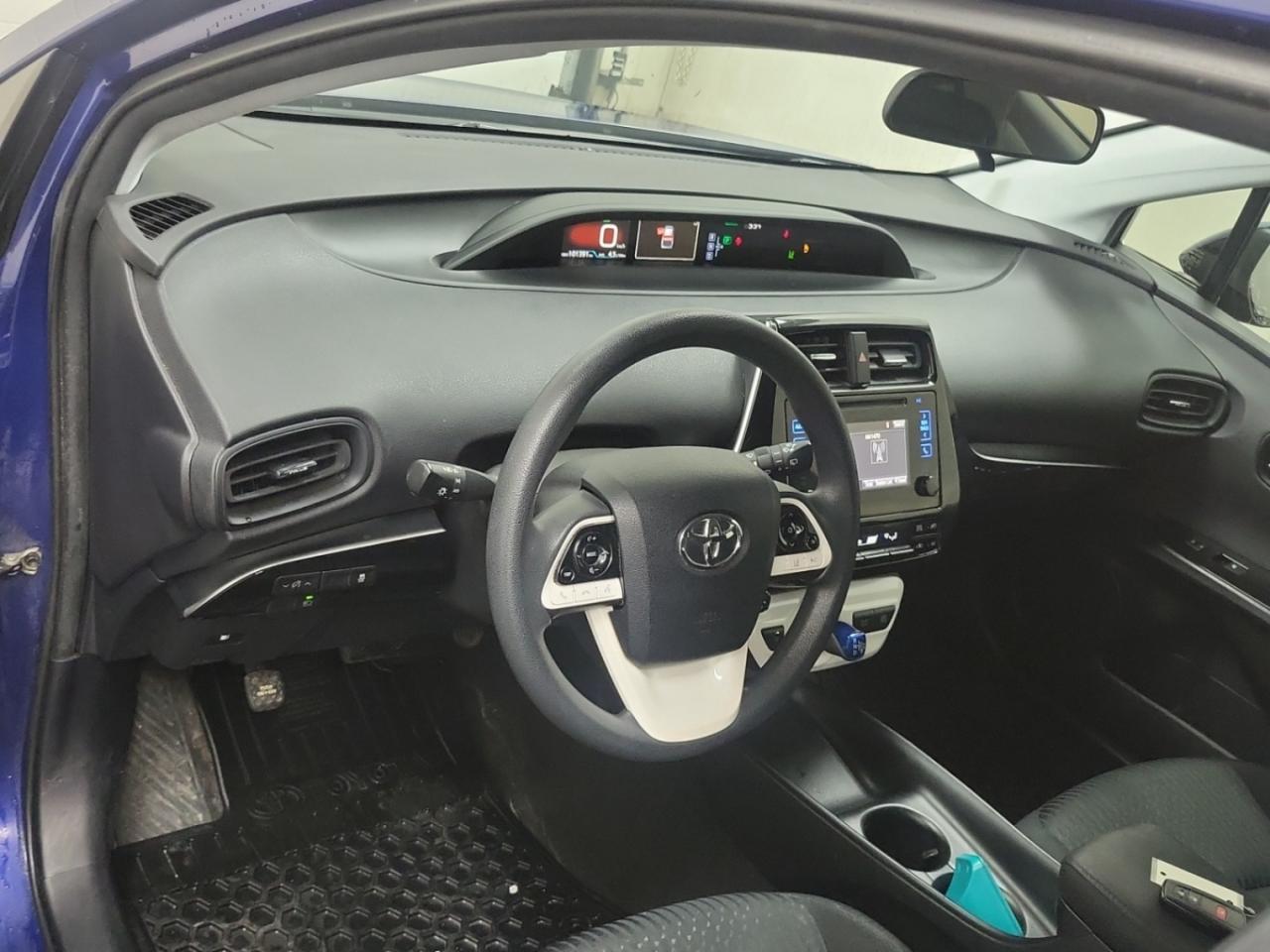 2018 Toyota Prius AUTO - Reverse Camera - One Owner !! Photo