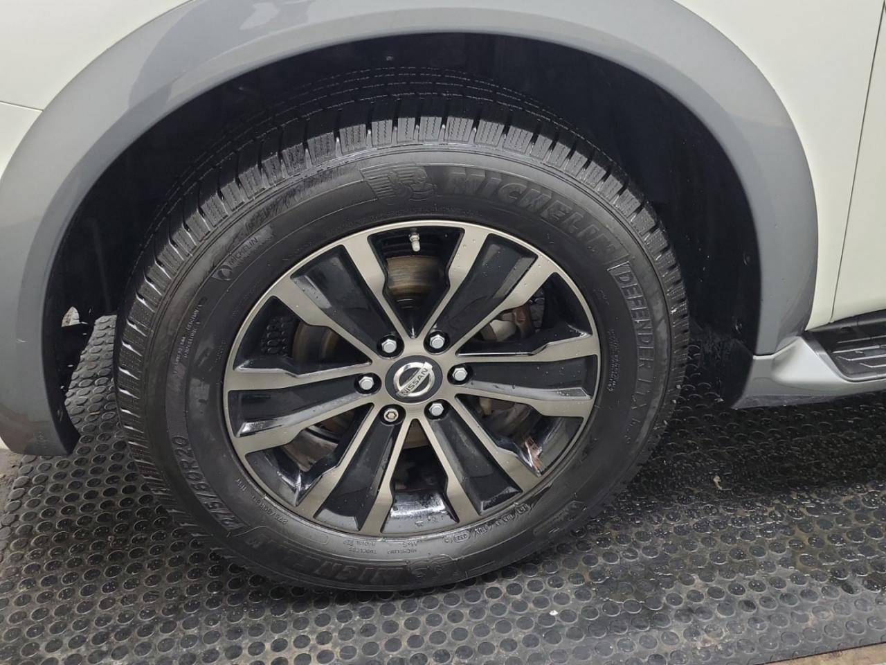 2018 Nissan Armada PLATINUM PKG 4WD - Blind Spot Monitor - Navigation !!! Photo