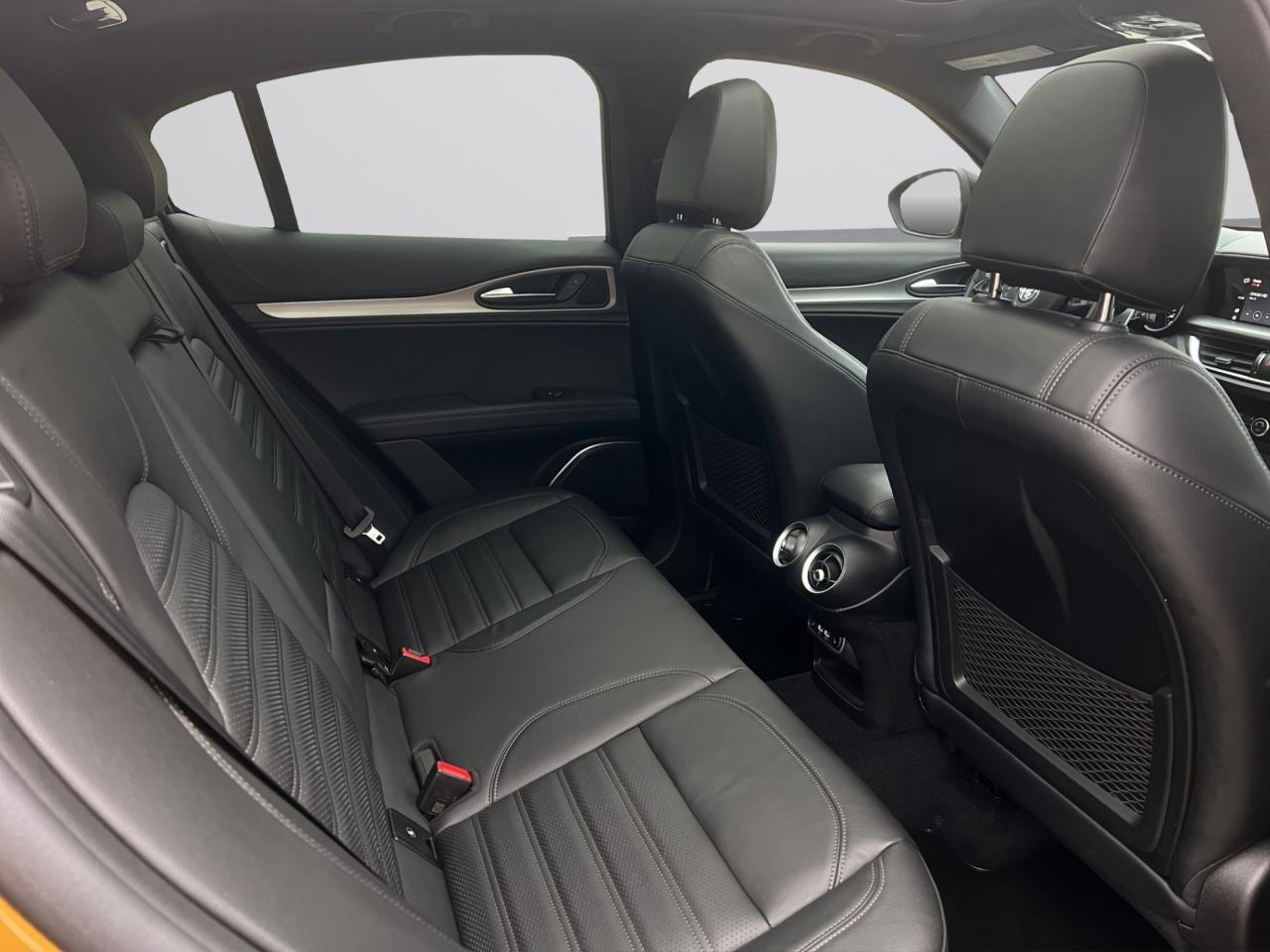 2022 Alfa Romeo Stelvio VELOCE AWD - Blind Spot Monitor - Low Kms !!! Photo