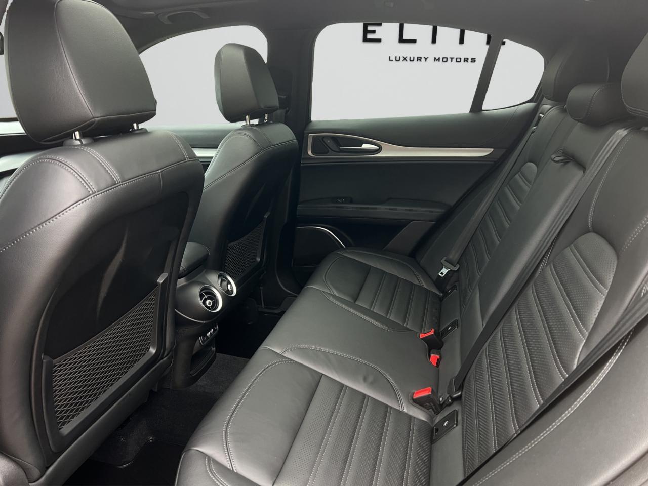 2022 Alfa Romeo Stelvio VELOCE AWD - Blind Spot Monitor - Low Kms !!! Photo