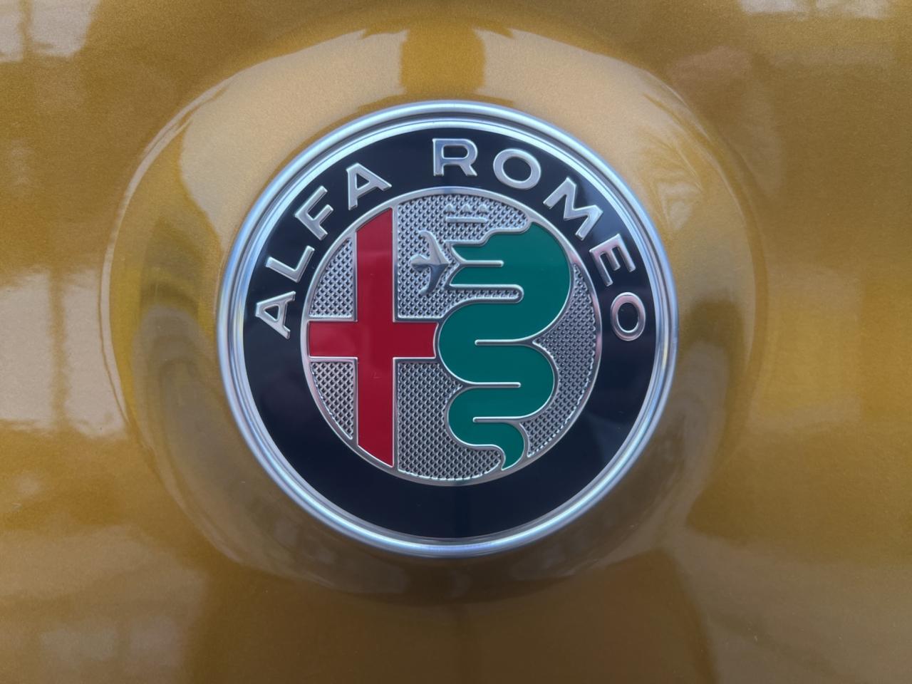 2022 Alfa Romeo Stelvio VELOCE AWD - Blind Spot Monitor - Low Kms !!! Photo