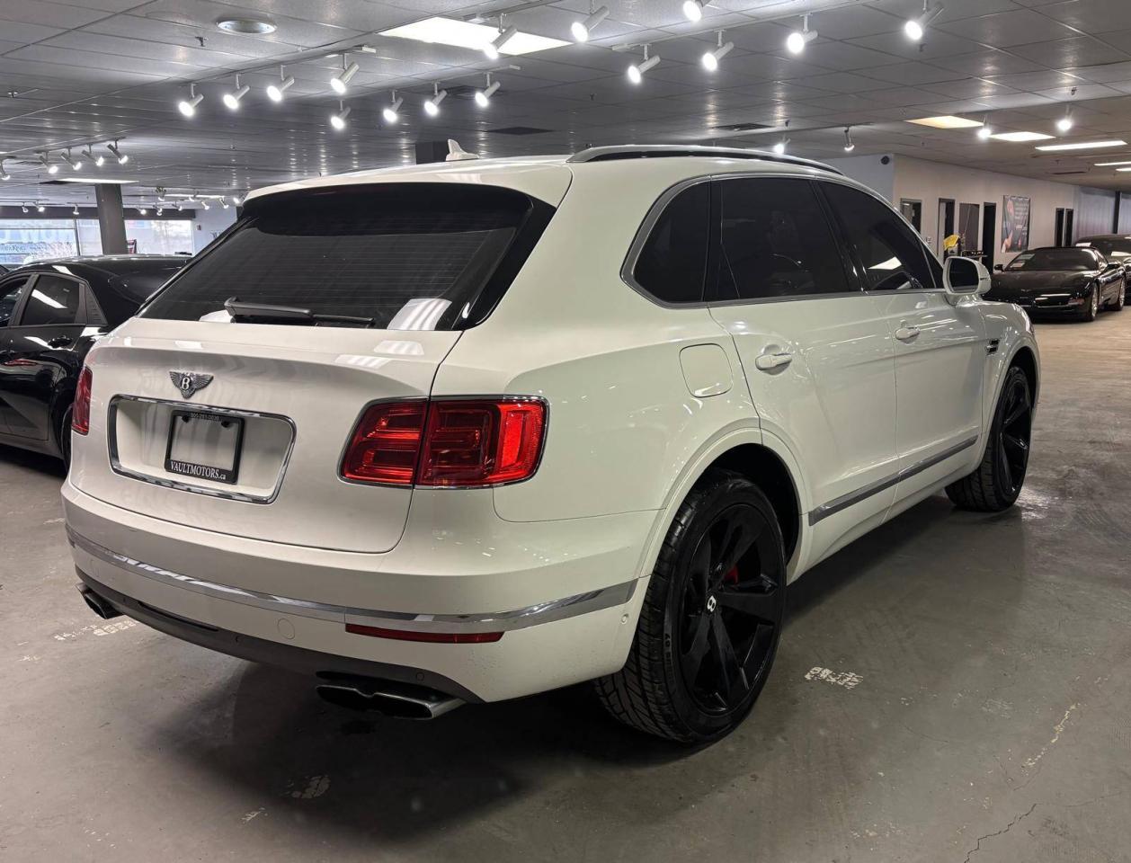 2019 Bentley Bentayga V8 AWD 12 SERVICE RECORDS Photo