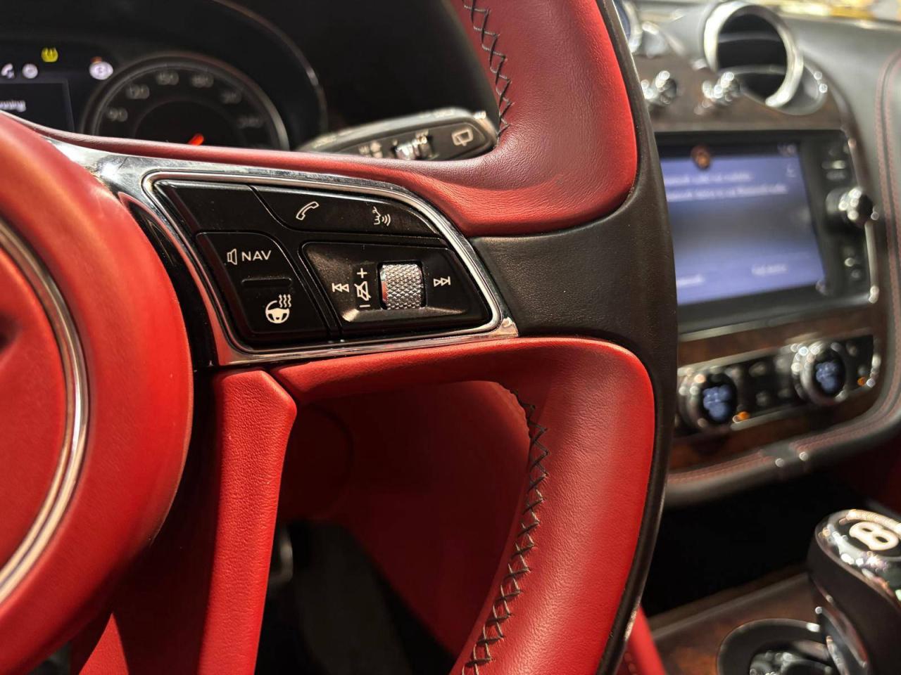 2019 Bentley Bentayga V8 AWD 12 SERVICE RECORDS Photo