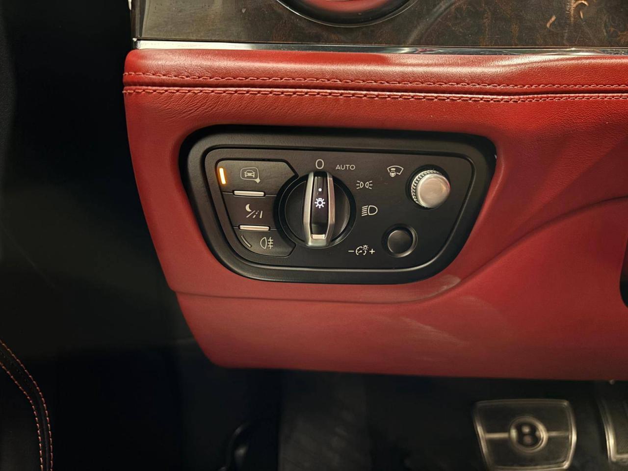 2019 Bentley Bentayga V8 AWD 12 SERVICE RECORDS Photo