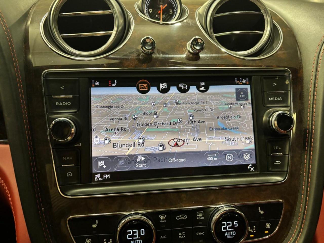 2019 Bentley Bentayga V8 AWD 12 SERVICE RECORDS Photo