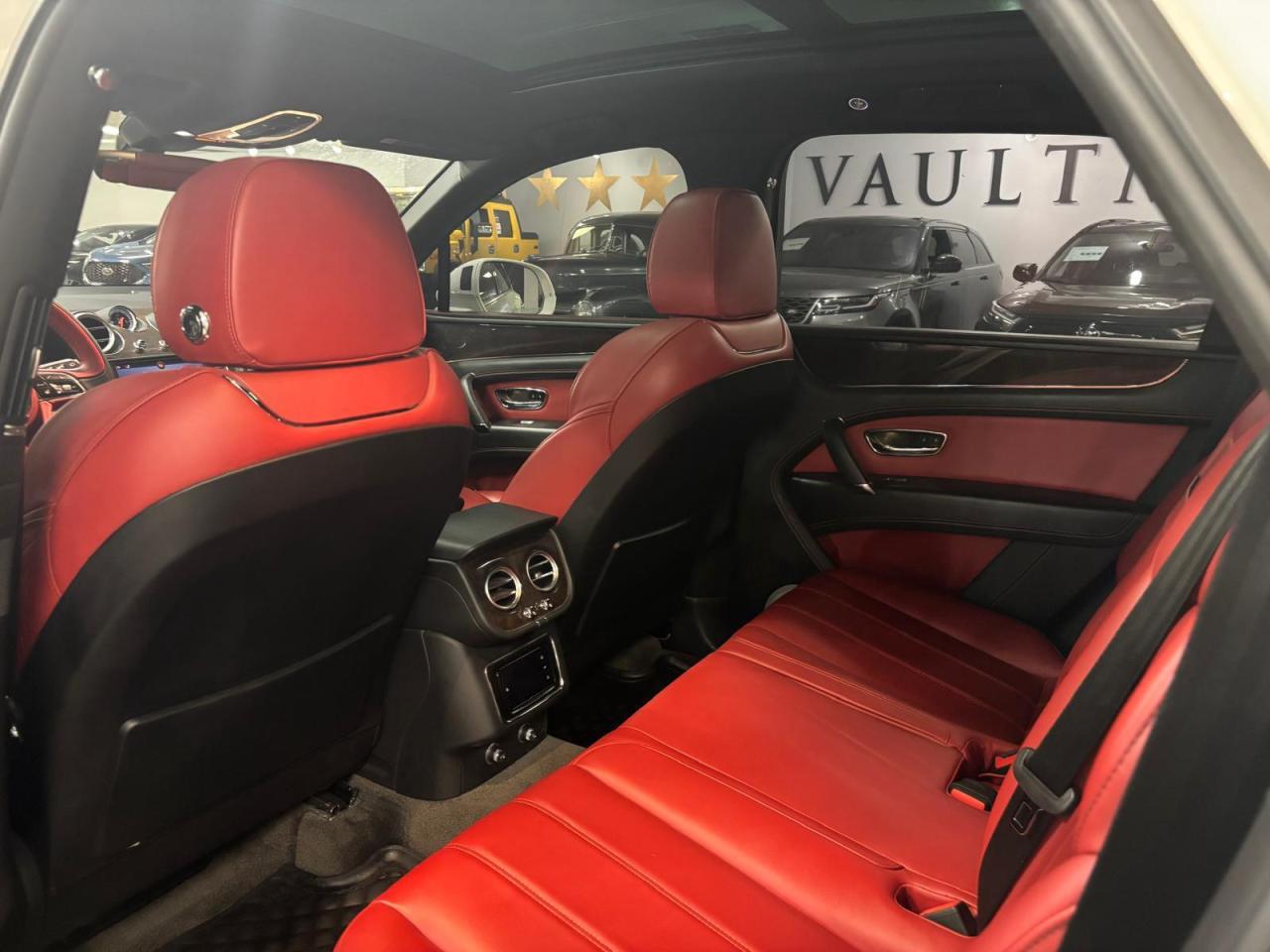 2019 Bentley Bentayga V8 AWD 12 SERVICE RECORDS Photo