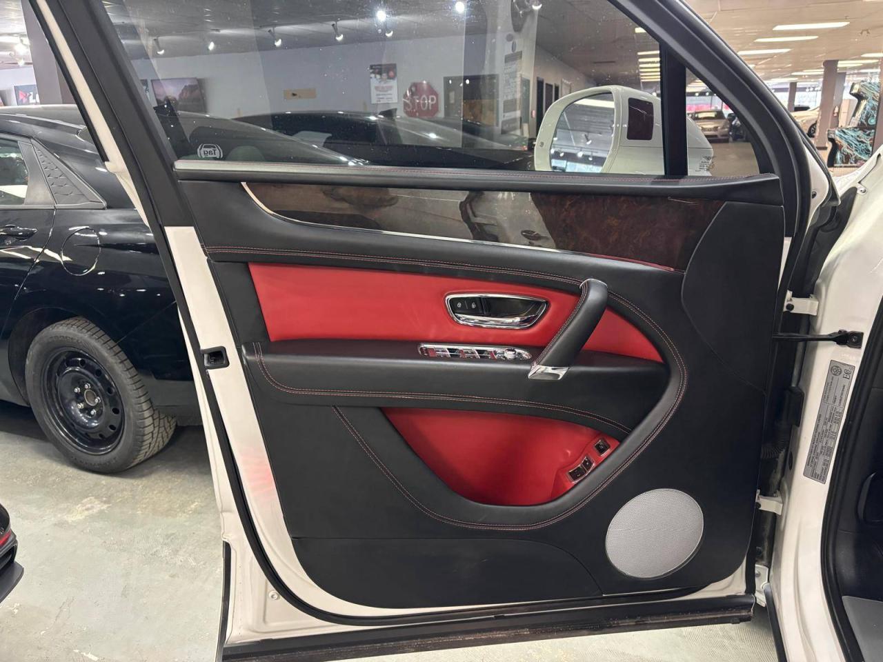 2019 Bentley Bentayga V8 AWD 12 SERVICE RECORDS Photo