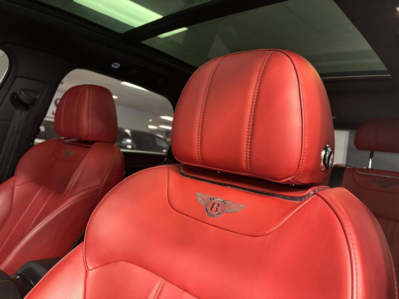 2019 Bentley Bentayga V8 AWD 12 SERVICE RECORDS Photo