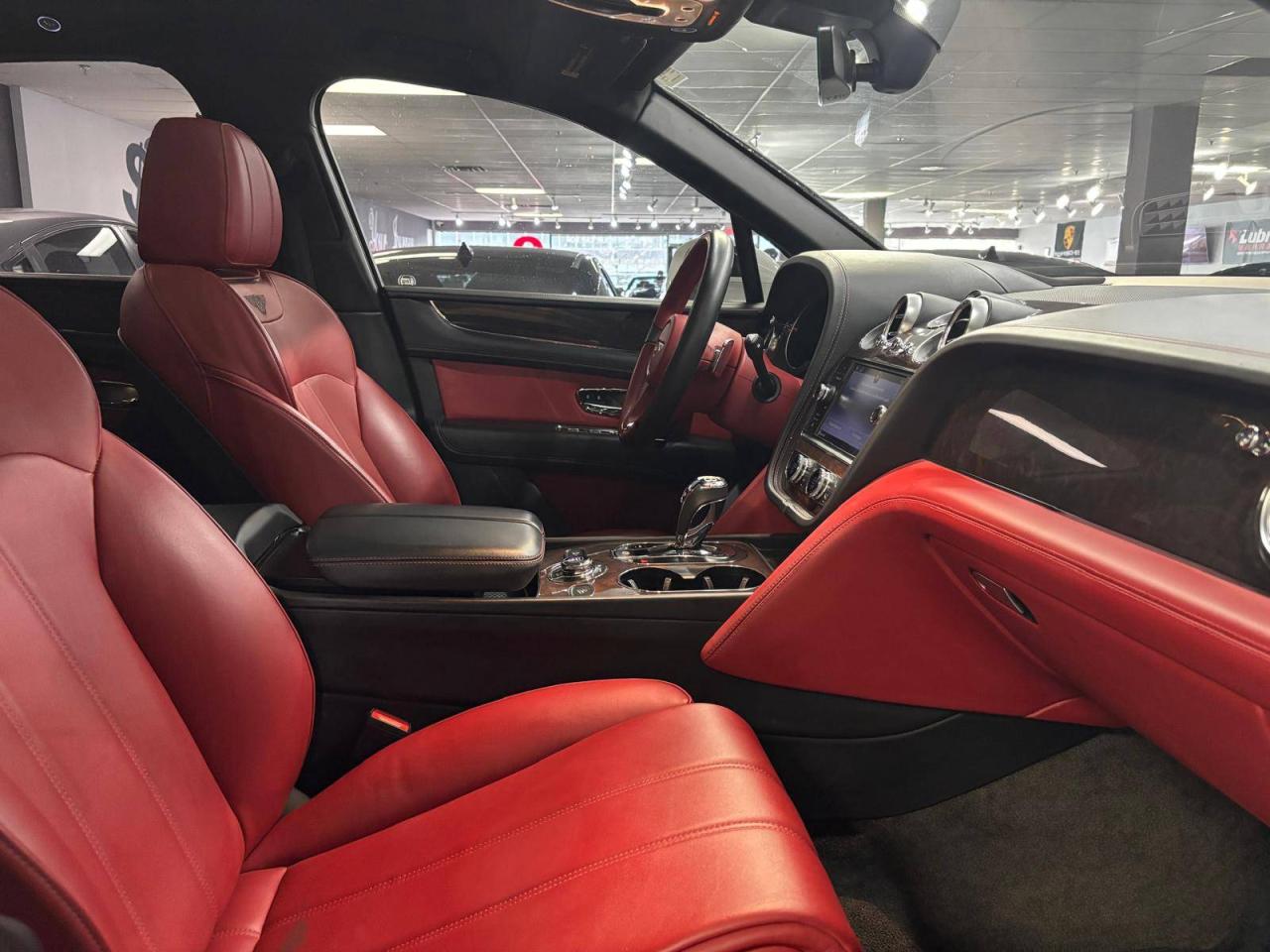 2019 Bentley Bentayga V8 AWD 12 SERVICE RECORDS Photo