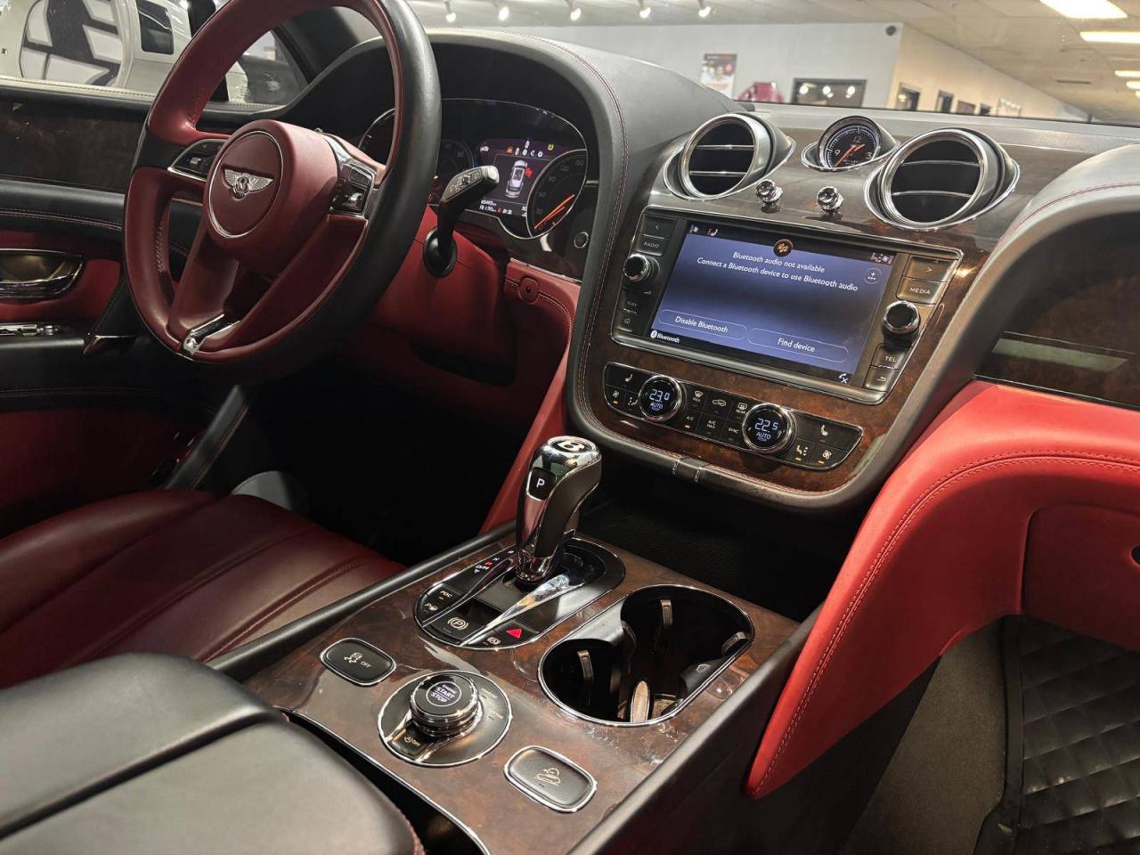 2019 Bentley Bentayga V8 AWD 12 SERVICE RECORDS Photo