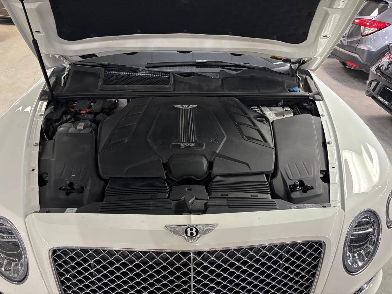 2019 Bentley Bentayga V8 AWD 12 SERVICE RECORDS Photo