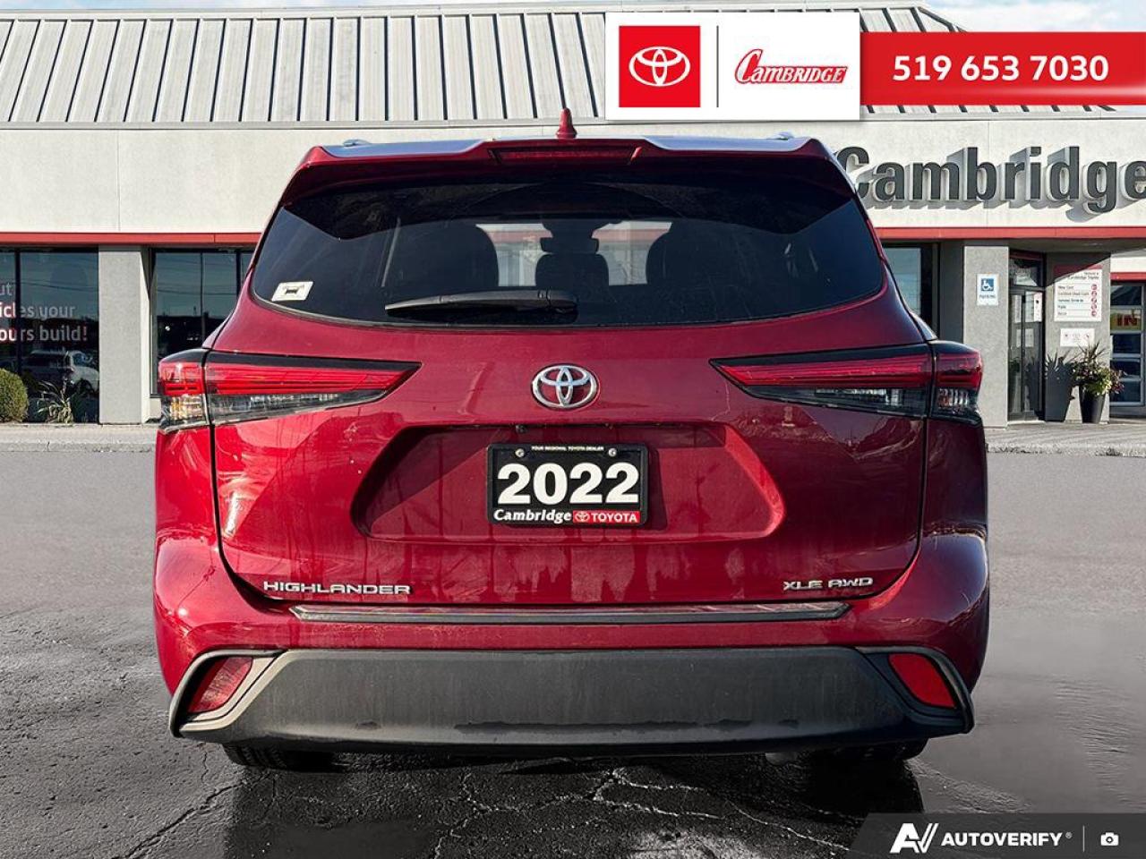 2022 Toyota Highlander XLE Photo4