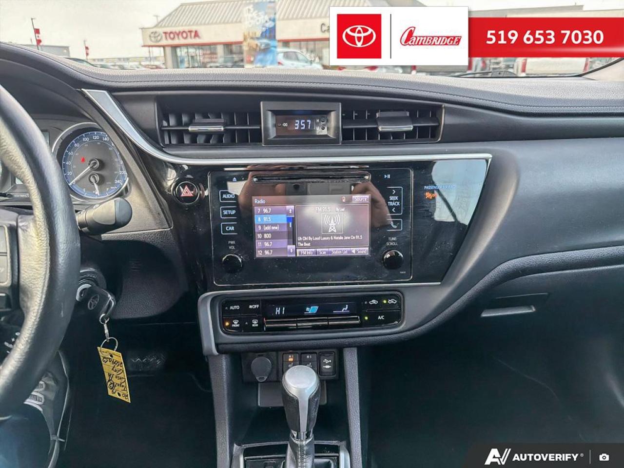 2019 Toyota Corolla LE Photo