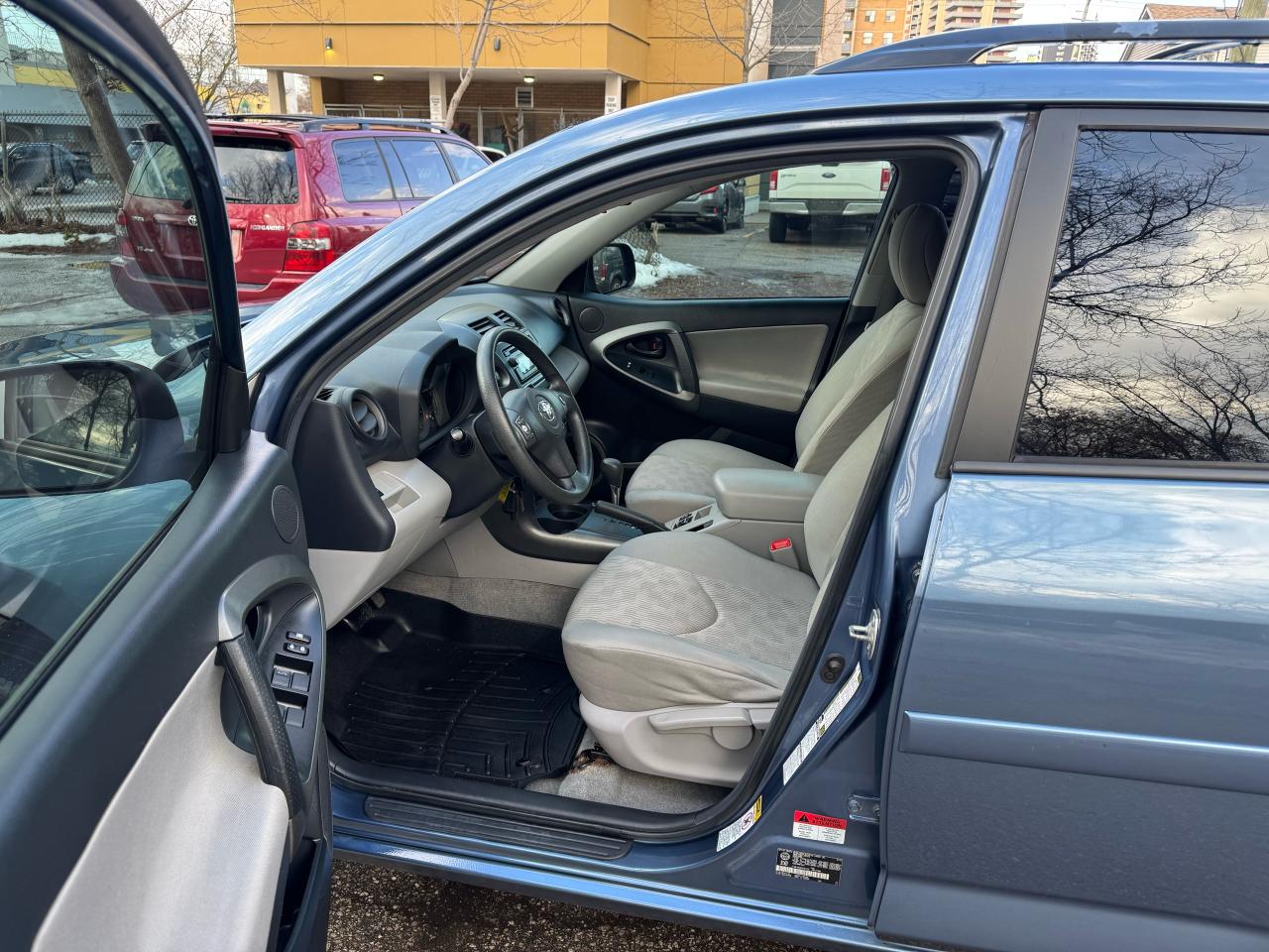 2012 Toyota RAV4 - 4WD Photo