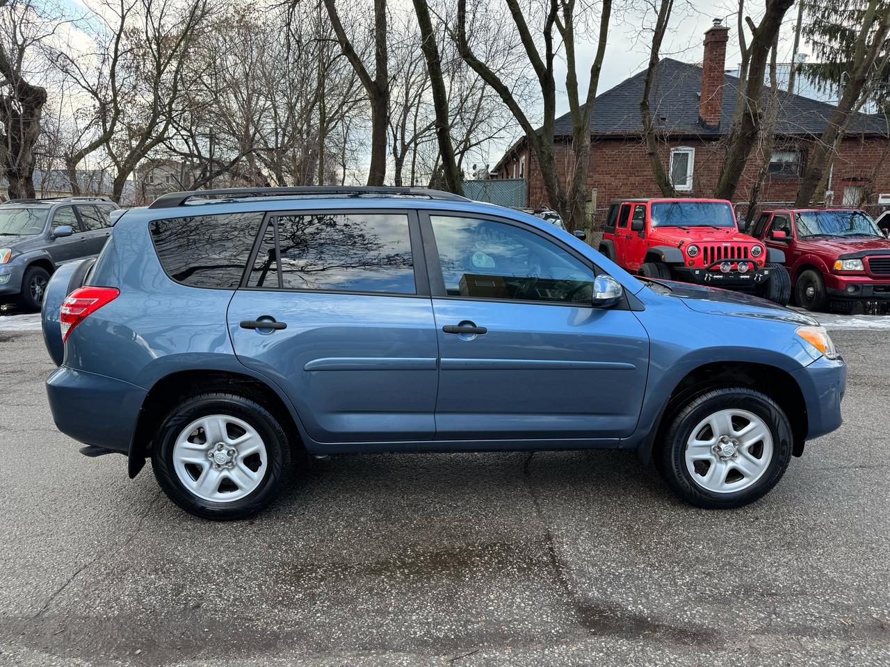 2012 Toyota RAV4 - 4WD Photo