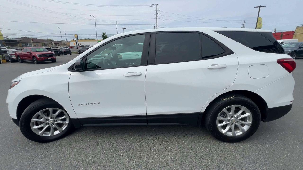 2021 Chevrolet Equinox LS AWD, CRUISE CONTROL, BACK UP CAM, PUSH TO START, LANE CONTROL ASSIST!! Photo4