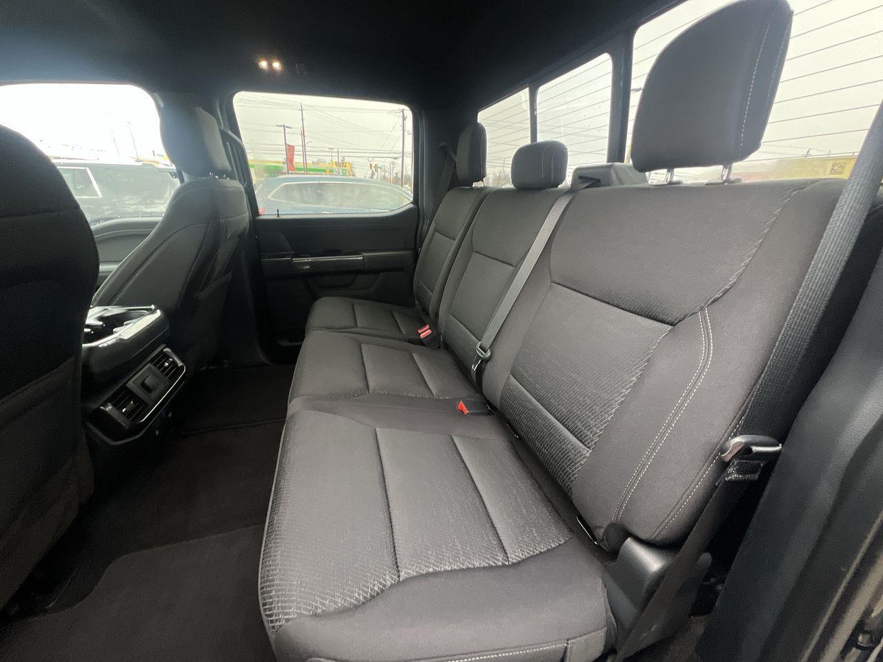 2021 Ford F-150 XLT 4x4, HYBRID TRUCK, HEATED SEATS, NAV, BACK UP CAM!! Photo