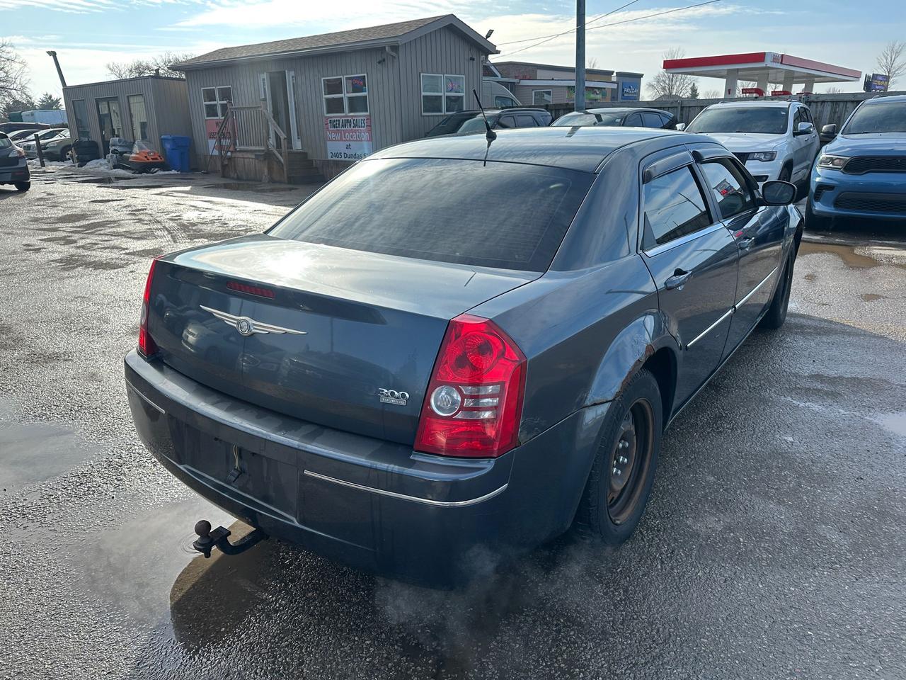 2008 Chrysler 300 Touring, WELL MAINTAINED, ONLY 110KMS, AS IS Photo