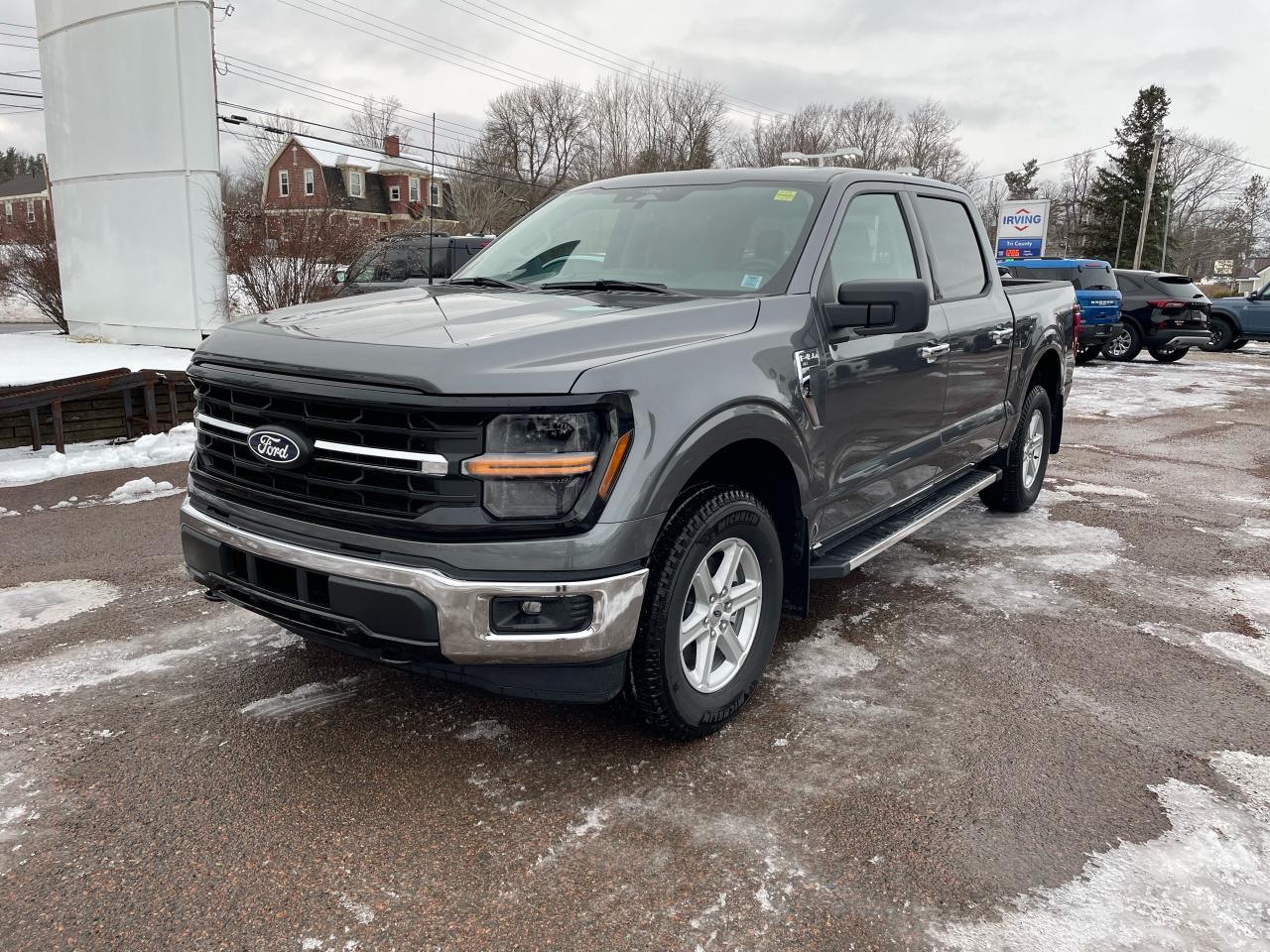 2025 Ford F-150 XLT Photo2