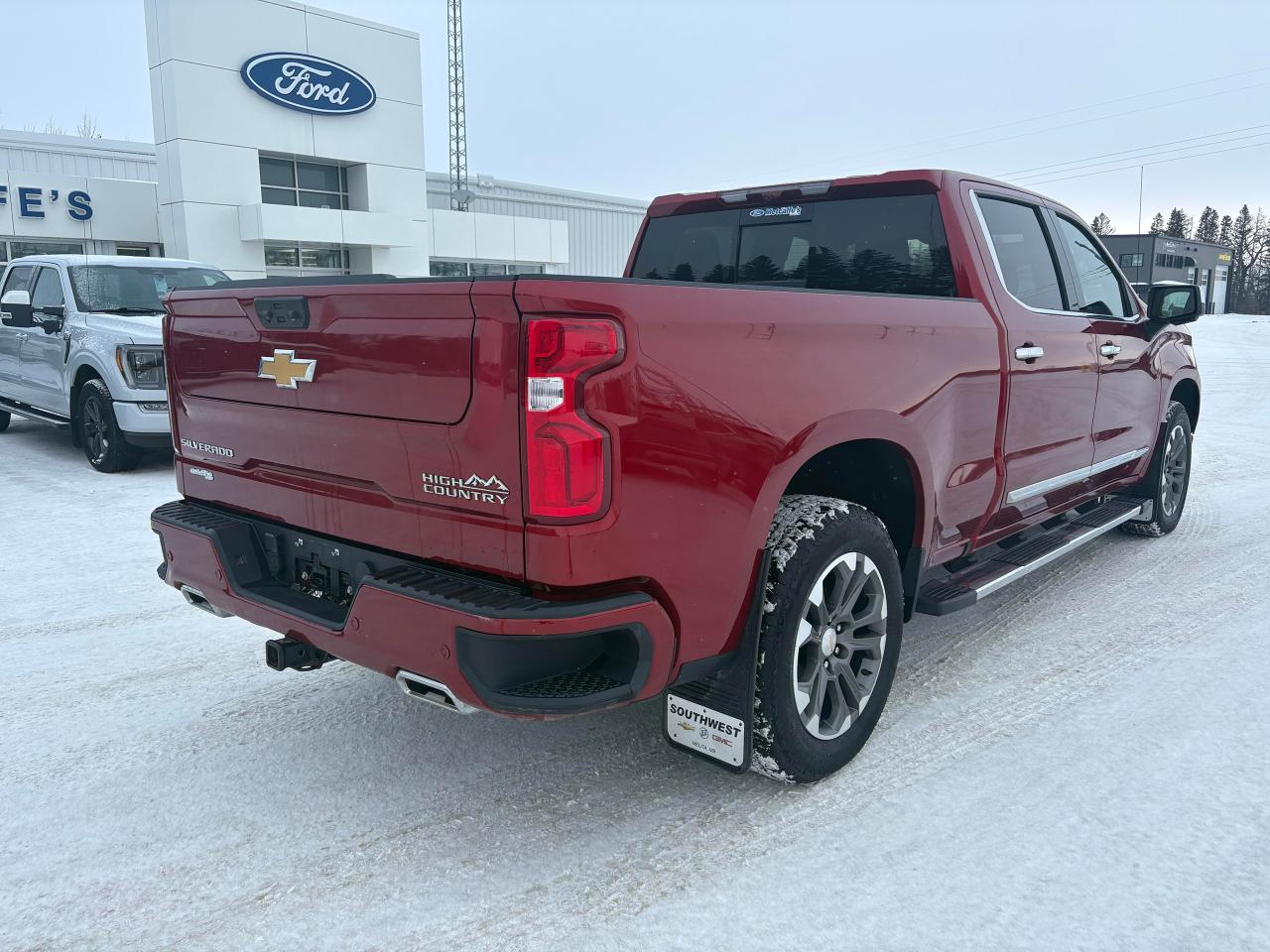 2024 Chevrolet Silverado 1500 HIGH COUNTRY 4WD Crew Cab 157 Photo4