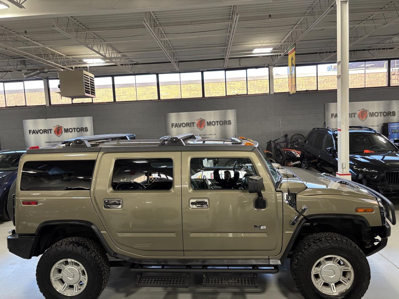 2005 Hummer H2 V8|4X4|BOSE|REARSCREENS|LEATHER|SUNROOF|ROOFRACK|+ Photo