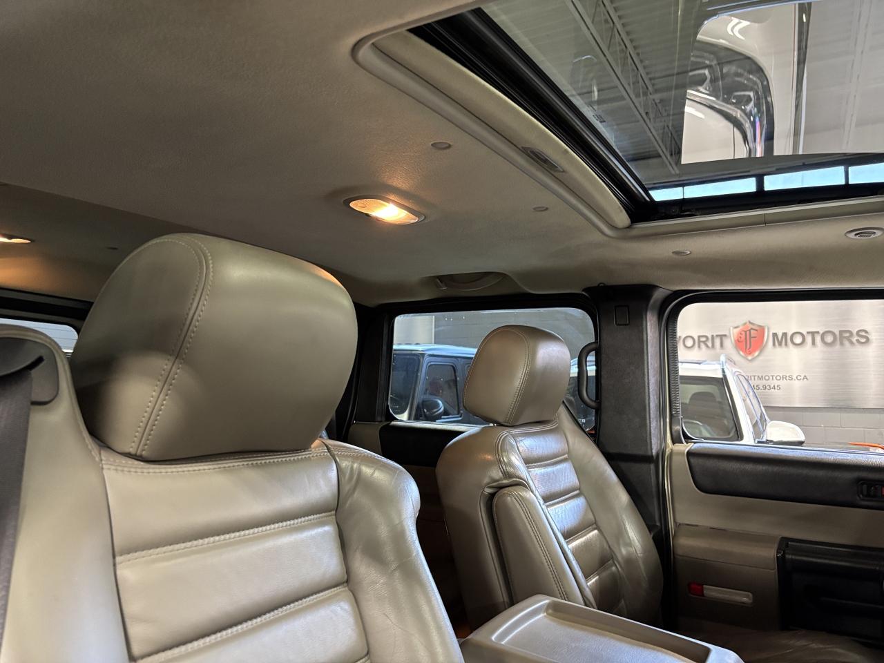 2005 Hummer H2 V8|4X4|BOSE|REARSCREENS|LEATHER|SUNROOF|ROOFRACK|+ Photo