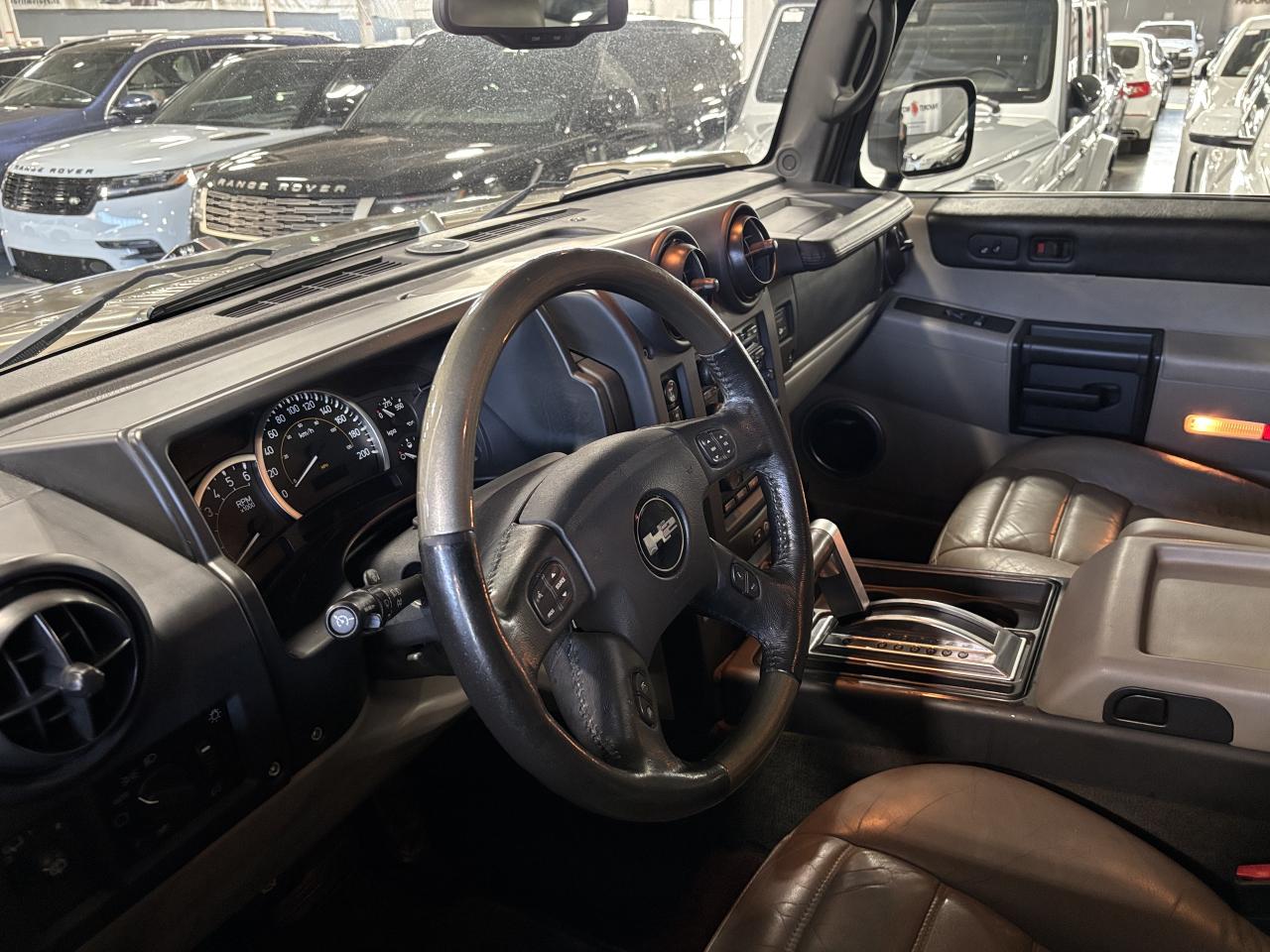 2005 Hummer H2 V8|4X4|BOSE|REARSCREENS|LEATHER|SUNROOF|ROOFRACK|+ Photo