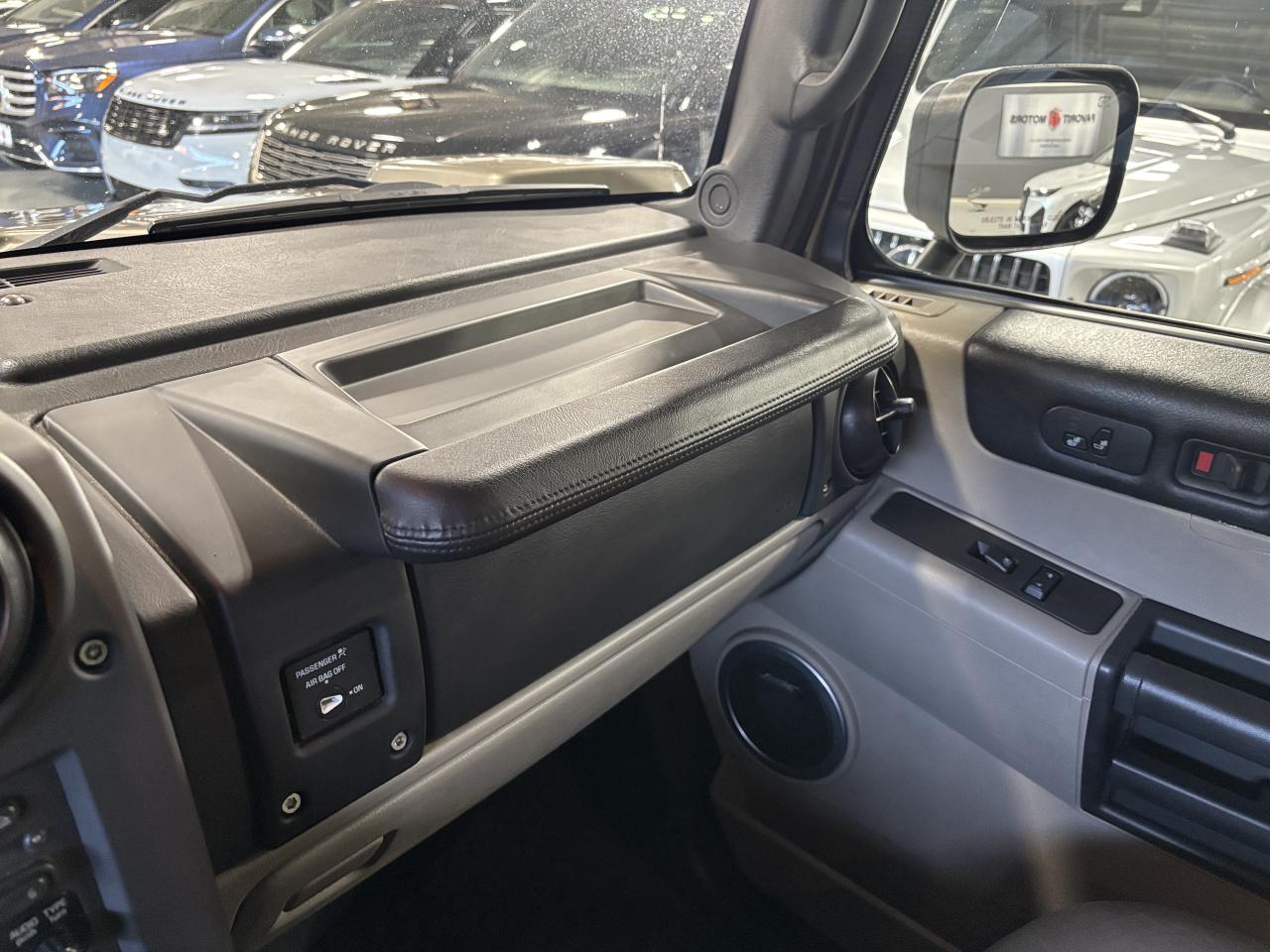 2005 Hummer H2 V8|4X4|BOSE|REARSCREENS|LEATHER|SUNROOF|ROOFRACK|+ Photo