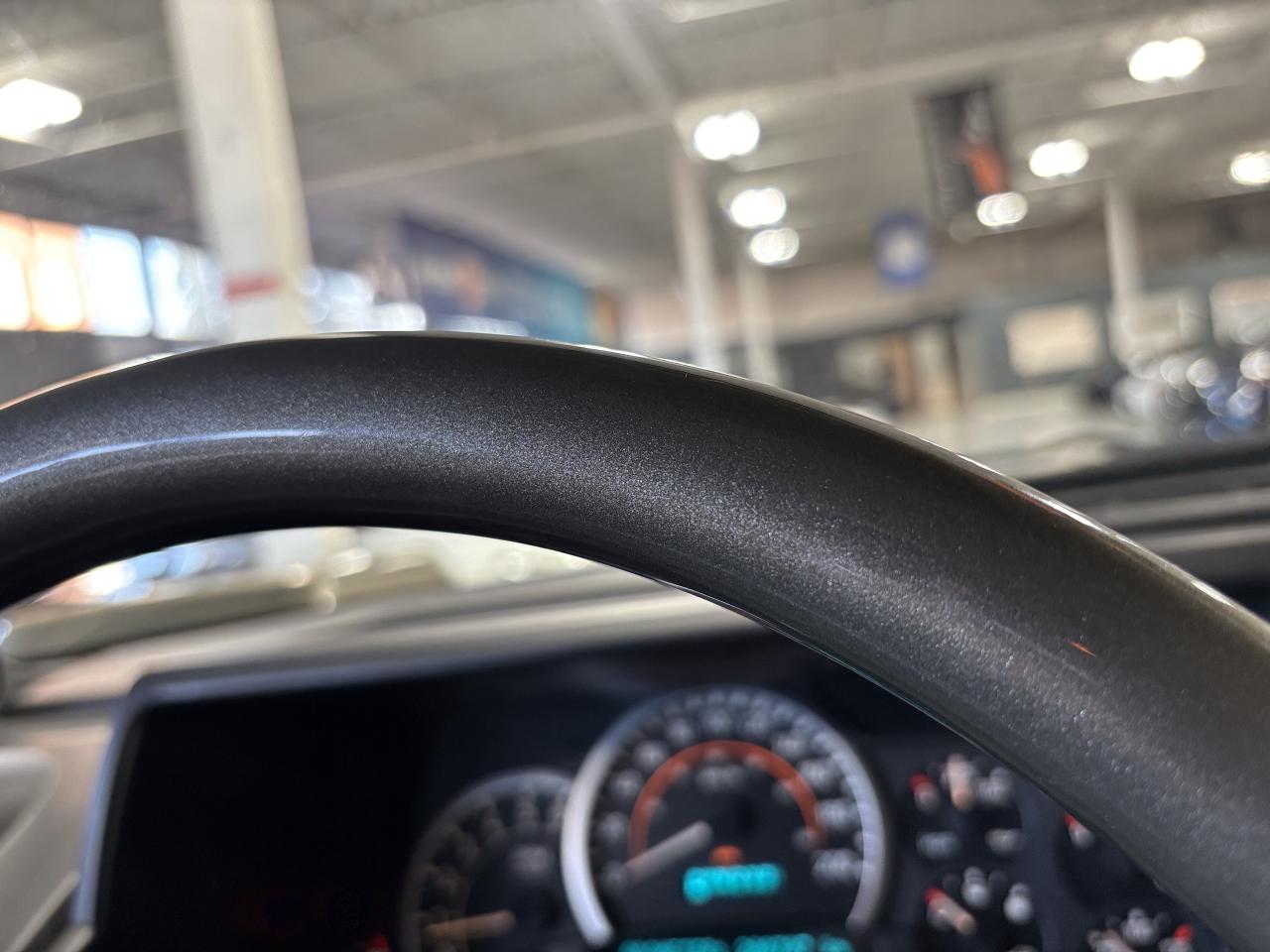 2005 Hummer H2 V8|4X4|BOSE|REARSCREENS|LEATHER|SUNROOF|ROOFRACK|+ Photo