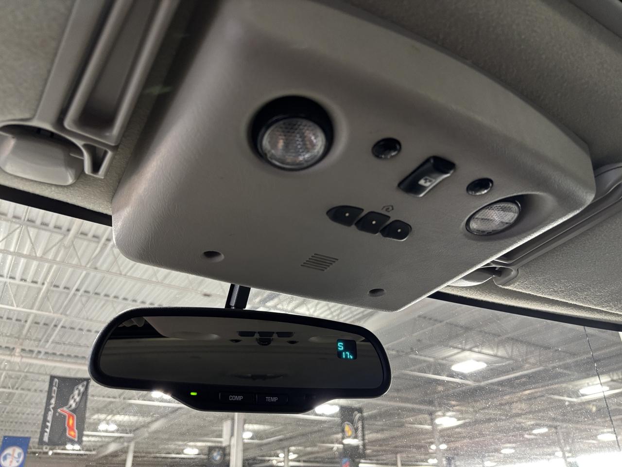 2005 Hummer H2 V8|4X4|BOSE|REARSCREENS|LEATHER|SUNROOF|ROOFRACK|+ Photo