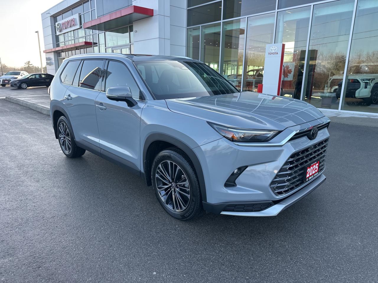 2025 Toyota Grand Highlander Hybrid Platinum MAX Photo2