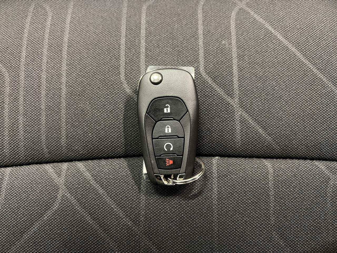 2022 Chevrolet Trax LT AWD | LEATHER | CARPLAY | REMOTE START | A/C Photo