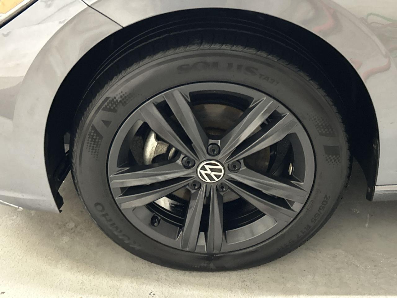 2022 Volkswagen Jetta JUST LANDED Photo