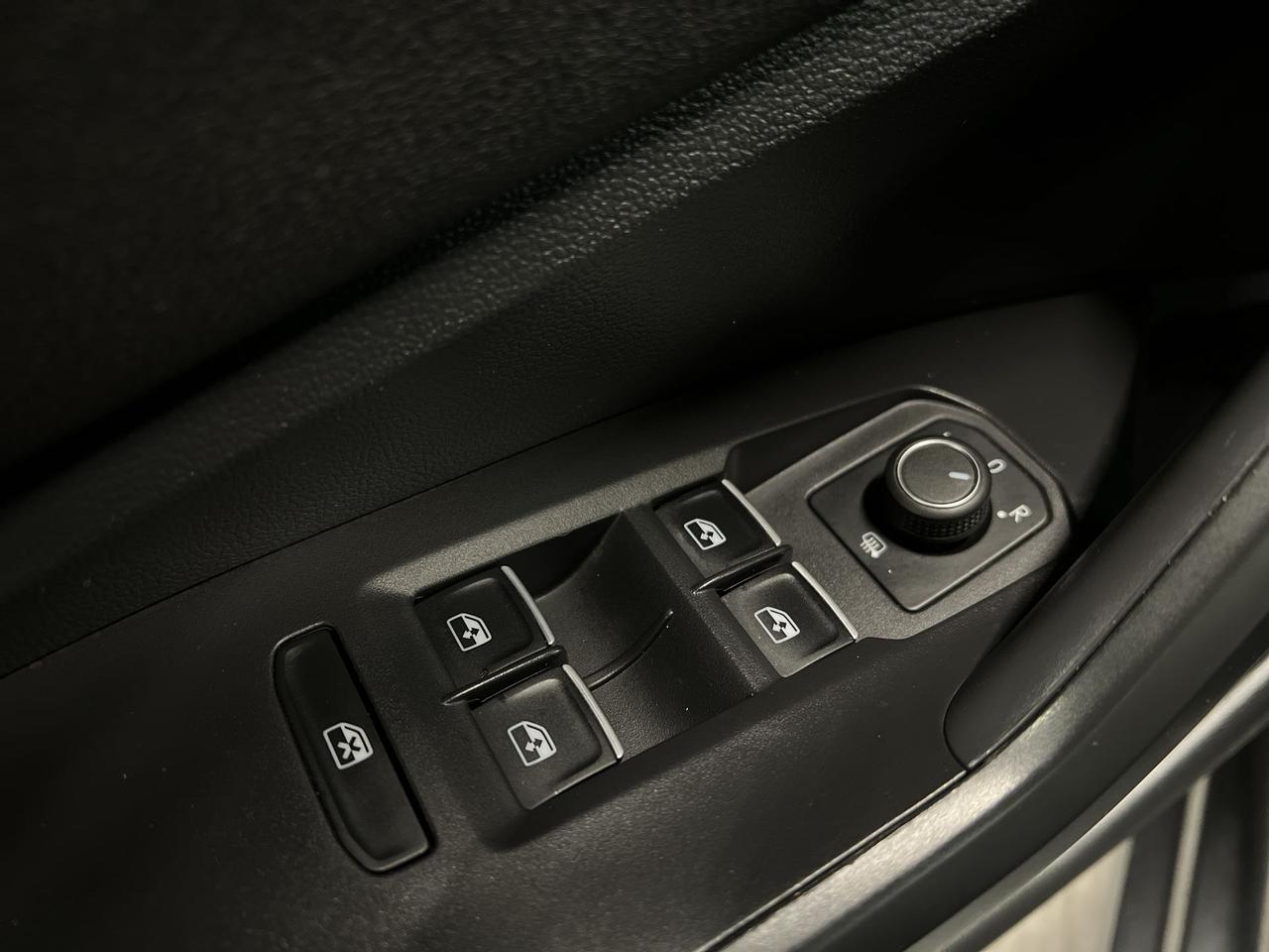 2022 Volkswagen Jetta COMFORTLINE | HTD LEATHER | CARPLAY | REMOTE START Photo