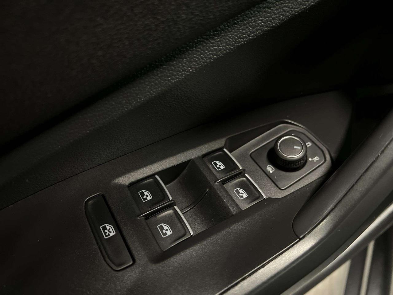 2022 Volkswagen Jetta COMFORTLINE | HTD LEATHER | CARPLAY | REMOTE START Photo