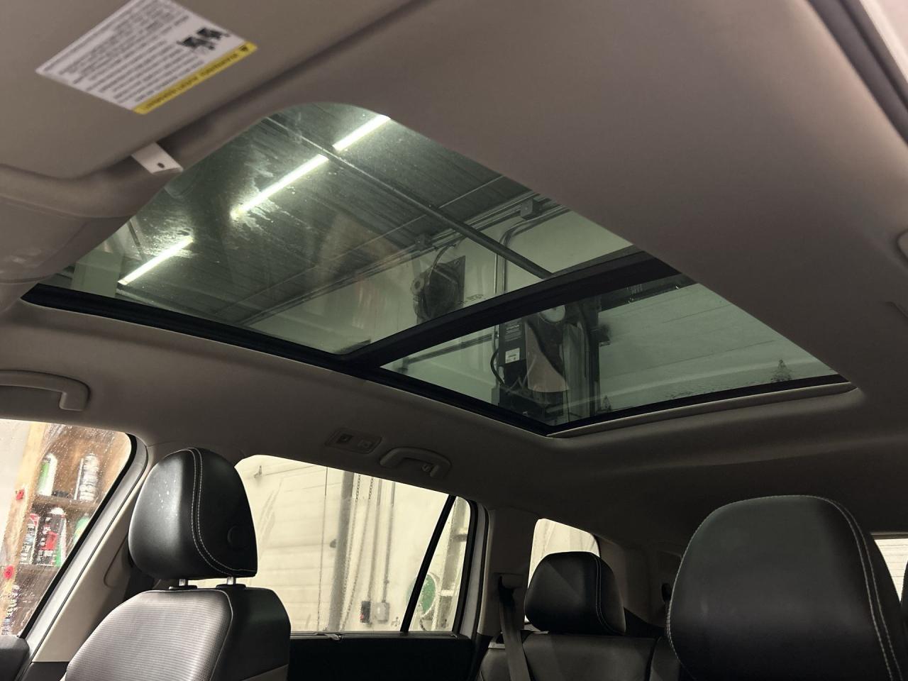 2021 Volkswagen Atlas JUST LANDED Photo2