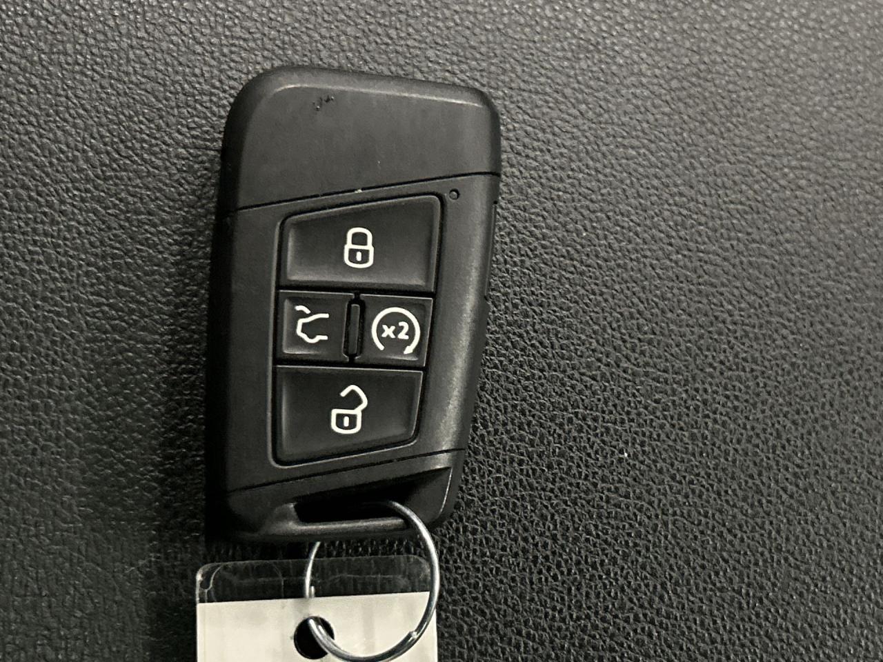 2021 Volkswagen Atlas JUST LANDED Photo