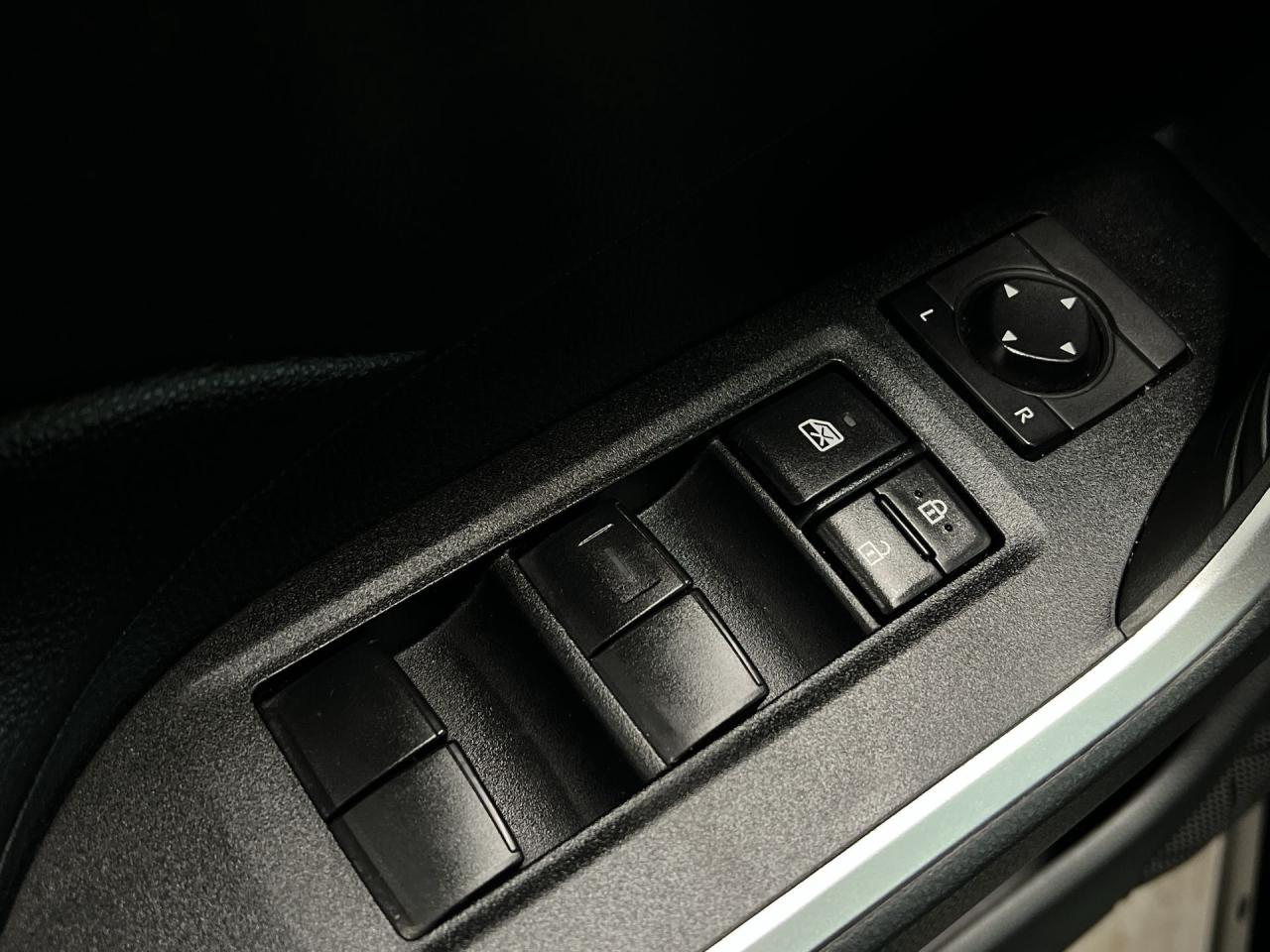 2019 Toyota RAV4 AWD | HTD SEATS | CARPLAY | ADAPT.CRUISE | ALLOYS Photo