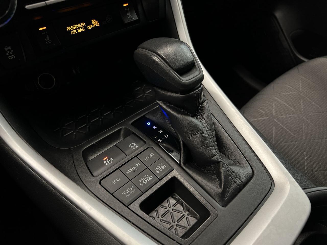 2019 Toyota RAV4 AWD | HTD SEATS | CARPLAY | ADAPT.CRUISE | ALLOYS Photo