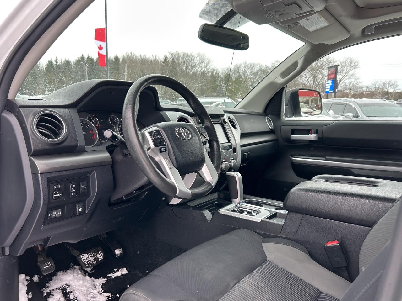 2017 Toyota Tundra SR5 TRD, SUNROOF, NAV, HEATED CLOTH, BACK UP CAM! - Photo #11