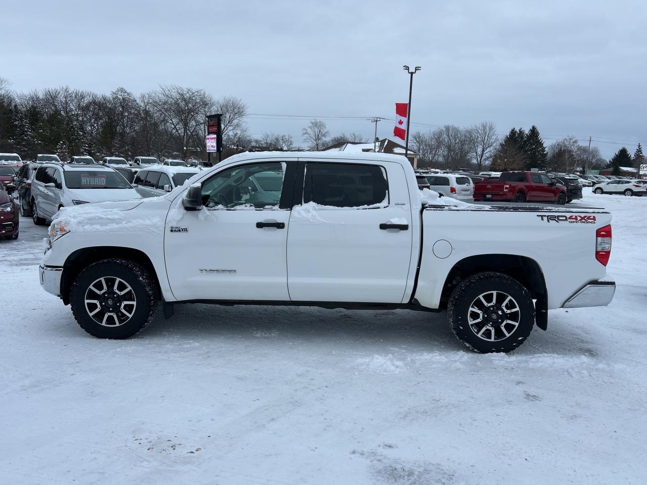 2017 Toyota Tundra SR5 TRD, SUNROOF, NAV, HEATED CLOTH, BACK UP CAM! - Photo #9