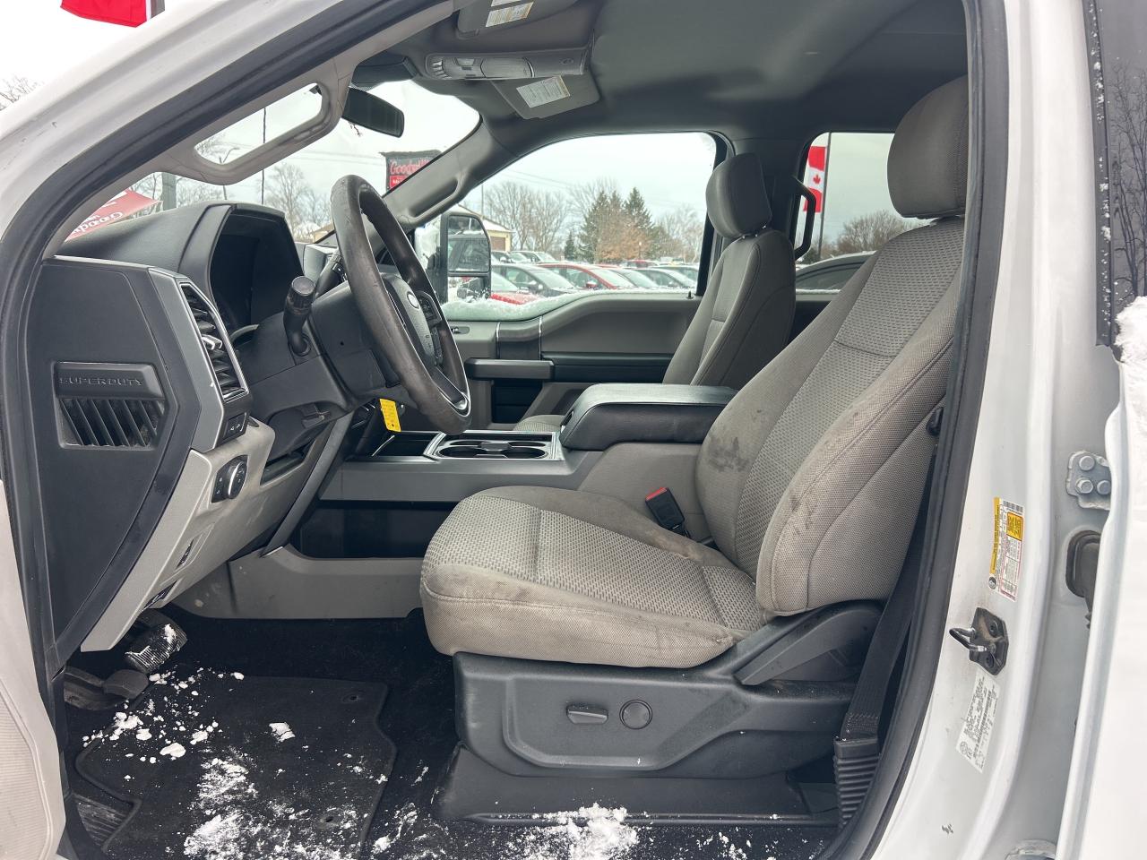 2020 Ford F-250 XLT, GAS, NEW ENGINE AT 183 000 KMS, REMOTE START! - Photo #12